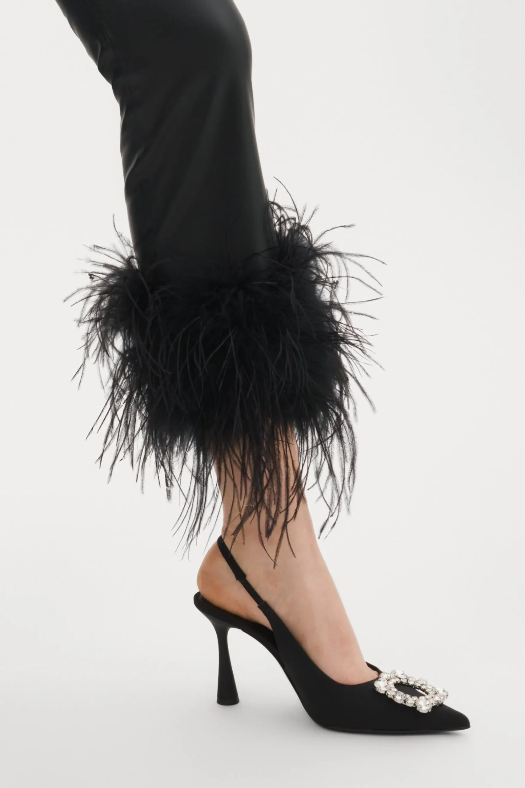 Femme LAMARQUE PAGETTA Pantalon Court Avec Bordure En Plumes